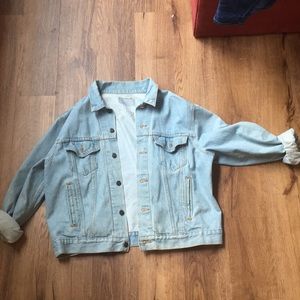 Vintage light wash Levi jean jacket